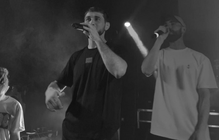 Rapperii Magnat si Feoctist au lansat o piesa care te lasa fara cuvinte! Cei doi au scos si albumul intitulat „Samagon de casa” - VIDEO Rapperii Magnat si Feoctist au lansat o piesa care te lasa fara cuvinte! Cei doi au scos si albumul intitulat „Samagon de casa” - VIDEO