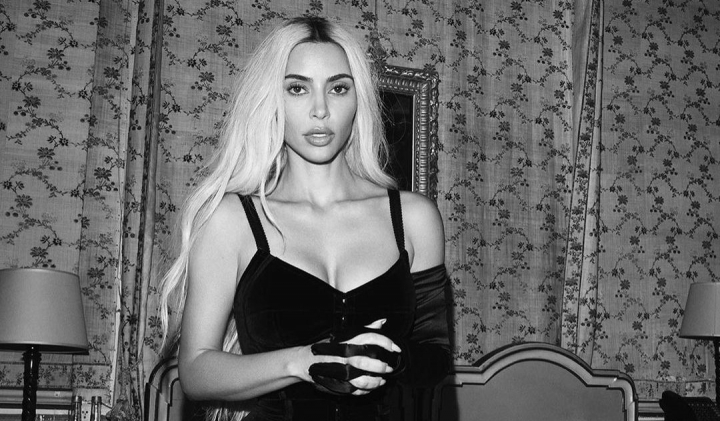 Kim Kardashian si-a aratat silueta in costum de baie, dupa ce a fost criticata ca a slabit. Cum arata acum fosta sotie a lui Kanye West - FOTO Kim Kardashian si-a aratat silueta in costum de baie, dupa ce a fost criticata ca a slabit. Cum arata acum fosta sotie a lui Kanye West - FOTO