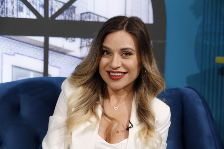 „La primele noastre intalniri cand abia se infiripa ceva, el mi-a povestit despre vacanta lui in Tenerife trei ore”. Vlada Mardari, vacanta de vis alaturi de familie - VIDEO „La primele noastre intalniri cand abia se infiripa ceva, el mi-a povestit despre vacanta lui in Tenerife trei ore”. Vlada Mardari, vacanta de vis alaturi de familie - VIDEO