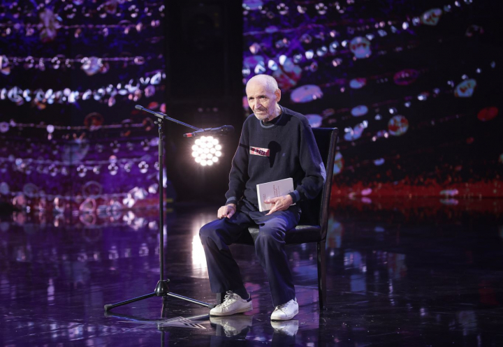 Radu Iordache a vrut sa amuze juriul de la Romanii au Talent cu bancuri si povesti despre...femei numeroase - FOTO/VIDEO Radu Iordache a vrut sa amuze juriul de la Romanii au Talent cu bancuri si povesti despre...femei numeroase - FOTO/VIDEO