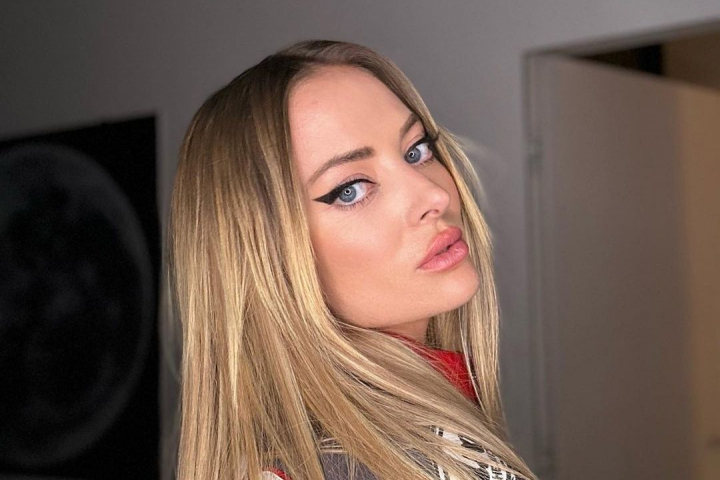 Delia, schimbare radicala de look. Vezi ce i-au scris fanii - FOTO