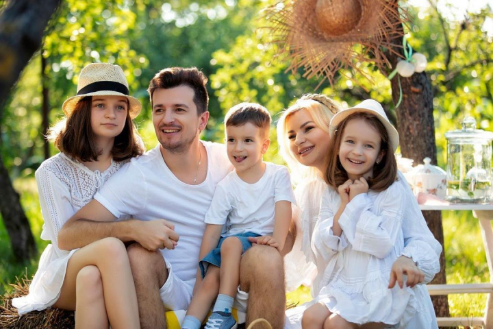 Sarbatoare in familia lui Radu Sirbu! Fiica cea mica a interpretului si-a sarbatorit ziua de nastere. Vezi ce a publicat acesta pe retelele sociale - FOTO Sarbatoare in familia lui Radu Sirbu! Fiica cea mica a interpretului si-a sarbatorit ziua de nastere. Vezi ce a publicat acesta pe retelele sociale - FOTO