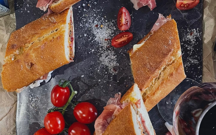 Amatorii bucatariei italiene trebuie neaparat sa viziteze acest loc! Enogastronomia Tramezzini, o experienta gastronomica de neuitat: „Sunt cascavaluri care le gasesti foarte rar chiar si in Italia” - VIDEO Amatorii bucatariei italiene trebuie neaparat sa viziteze acest loc! Enogastronomia Tramezzini, o experienta gastronomica de neuitat: „Sunt cascavaluri care le gasesti foarte rar chiar si in Italia” - VIDEO