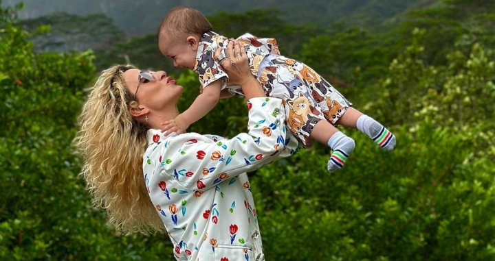 Zi mare in familia designerului Victoria Cocieru! Fiul moldovencei, stabilite in SUA a primit proteza auditiva. Vezi imagini cu micutul Tristan - FOTO Zi mare in familia designerului Victoria Cocieru! Fiul moldovencei, stabilite in SUA a primit proteza auditiva. Vezi imagini cu micutul Tristan - FOTO