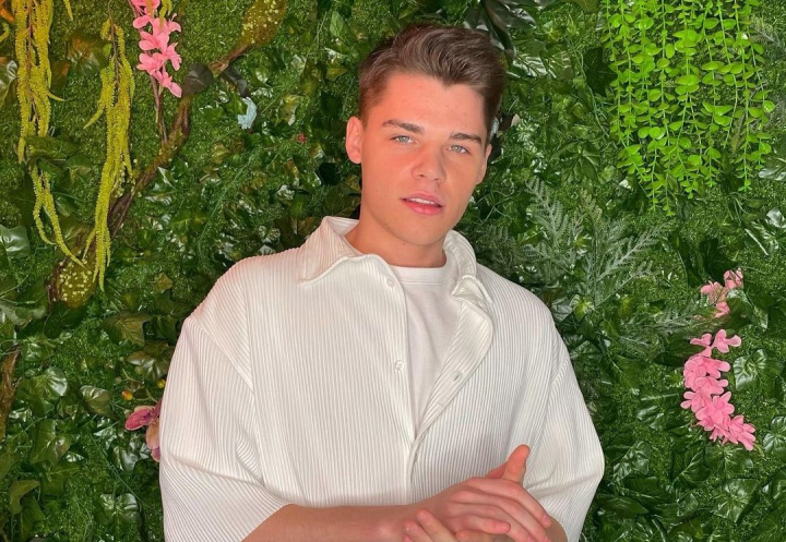 A facut un boom cu piesa pe care a scris-o despre fosta iubita! Justin Bieber de Moldova, aproape un milion de vizualizari pe Youtube in doar 5 zile. Cristian Porcari: „Cred ca si pana azi imi scriu versurile cu gandul la cineva...” - VIDEO A facut un boom cu piesa pe care a scris-o despre fosta iubita! Justin Bieber de Moldova, aproape un milion de vizualizari pe Youtube in doar 5 zile. Cristian Porcari: „Cred ca si pana azi imi scriu versurile cu gandul la cineva...” - VIDEO