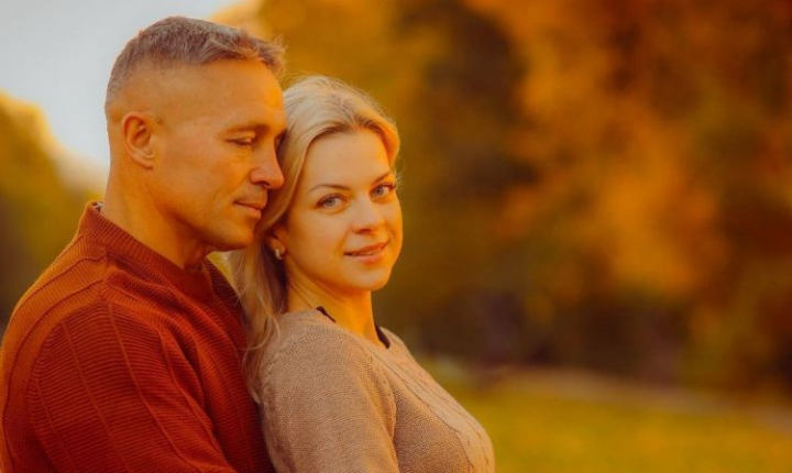 Dupa ce i-a cumparat sotiei o masina de lux, avocatul Teodor Carnat a venit cu un mesaj pe retelele de socializare - VIDEO Dupa ce i-a cumparat sotiei o masina de lux, avocatul Teodor Carnat a venit cu un mesaj pe retelele de socializare - VIDEO