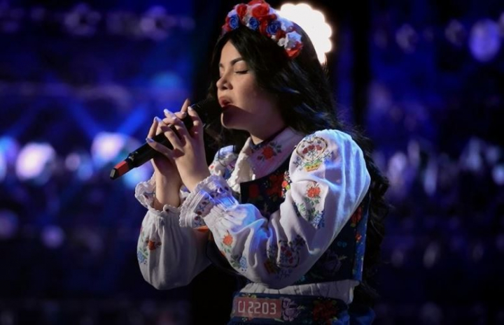 Cu toate ca a fost emotionata, Andreea Oprea a reusit sa puna mana pe cei 4 DA la Romanii au Talent - VIDEO Cu toate ca a fost emotionata, Andreea Oprea a reusit sa puna mana pe cei 4 DA la Romanii au Talent - VIDEO