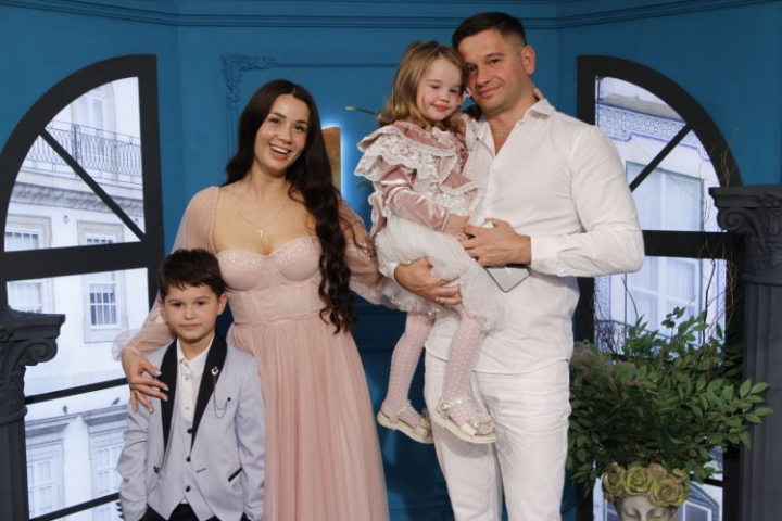 Copiii ii asteapta la poarta, atunci cand vin de la concerte! Afla de la familia Kovalsky detalii despre noile lor premiere muzicale, dar si ce planuri au pentru luna mai - VIDEO