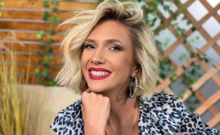 Adela Popescu, look suta la suta natural: „Am un sentiment ca este insarcinata”. Ce a raspuns vedeta - FOTO