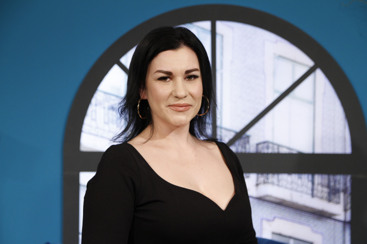 I-a dedicat sotului noua sa piesa! Interpreta Andriana Vascautan isi bucura ascultatorii cu o lansare de suflet: „Am alcatuit aceste cuvinte foarte profund” - VIDEO I-a dedicat sotului noua sa piesa! Interpreta Andriana Vascautan isi bucura ascultatorii cu o lansare de suflet: „Am alcatuit aceste cuvinte foarte profund” - VIDEO