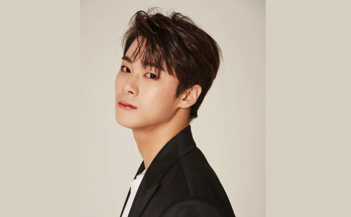 Starul K-pop sud-coreean Moonbin s-a stins din viata la varsta de 25 de ani Starul K-pop sud-coreean Moonbin s-a stins din viata la varsta de 25 de ani