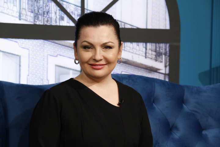 Geta Burlacu - sedinta foto la Tower Bridge, in costum traditional: „E o mandrie si placere cand lumea se apropie si incepe sa te salute romaneste” - FOTO Geta Burlacu - sedinta foto la Tower Bridge, in costum traditional: „E o mandrie si placere cand lumea se apropie si incepe sa te salute romaneste” - FOTO