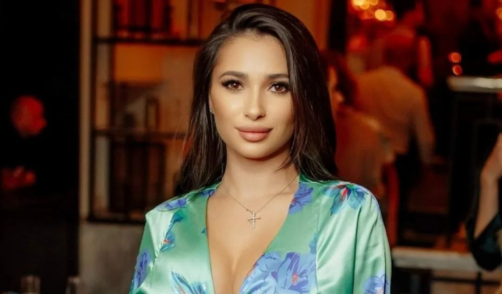 A decis sa-si faca o procedura dureroasa! Cum a incercat reporterul PRO TV, Iulia Deliu, sa scape de barbia dubla: „In cazul meu au fost 31 de injectari” - VIDEO