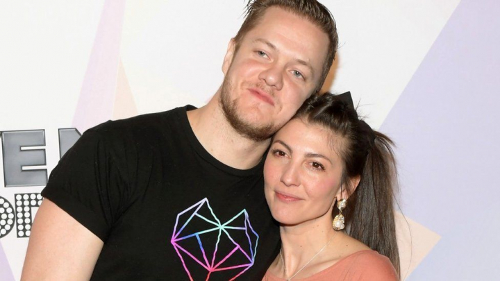 Solistul trupei Imagine Dragons si sotia lui au divortat. Cei doi au patru copii impreuna si sunt cunoscuti pentru trecutul tumultuos Solistul trupei Imagine Dragons si sotia lui au divortat. Cei doi au patru copii impreuna si sunt cunoscuti pentru trecutul tumultuos