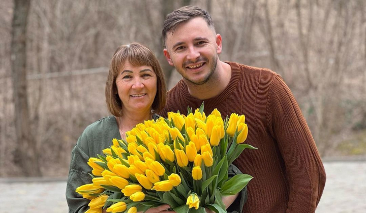 Emilian Cretu - filmulet emotionant de ziua mamei sale! A adunat peste 10 mii de aprecieri in doar o ora - VIDEO Emilian Cretu - filmulet emotionant de ziua mamei sale! A adunat peste 10 mii de aprecieri in doar o ora - VIDEO