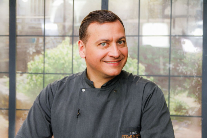 Petru Chicu si-a sarbatorit ziua de nastere! Vezi ce cadouri a primit de la prietenii sai: „Toti care ma cunosc de mai mult timp, imi dau...” Petru Chicu si-a sarbatorit ziua de nastere! Vezi ce cadouri a primit de la prietenii sai: „Toti care ma cunosc de mai mult timp, imi dau...”