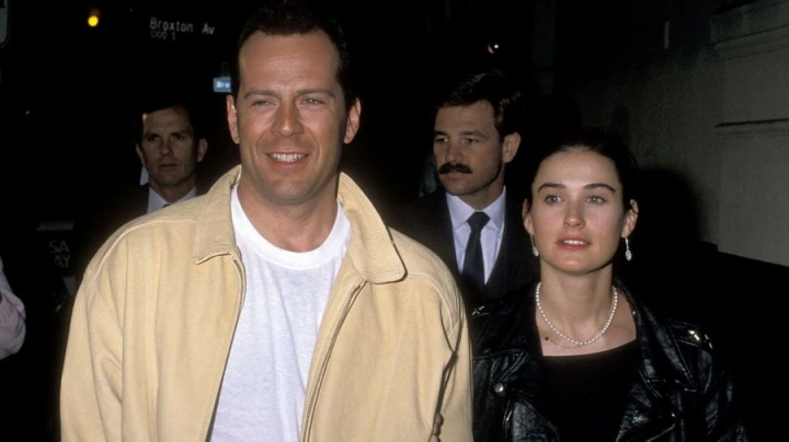 Bruce Willis si Demi Moore au devenit bunici. Vezi imaginea cu nepotica - FOTO Bruce Willis si Demi Moore au devenit bunici. Vezi imaginea cu nepotica - FOTO
