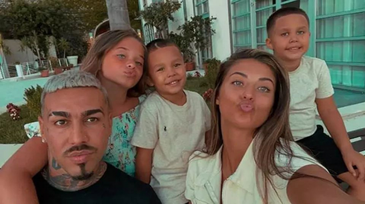 Alex Velea pierde controlul cand este singur cu cei trei copii: „Le place sa alerge, se bat intre ei”
Alex Velea pierde controlul cand este singur cu cei trei copii: „Le place sa alerge, se bat intre ei”