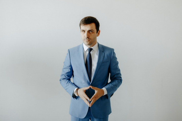 Compozitorul Elias Tadeus a adus in fata publicului o carte cu poezii! Vezi cum a avut loc lansarea: „E un portret psihologic al...” - VIDEO Compozitorul Elias Tadeus a adus in fata publicului o carte cu poezii! Vezi cum a avut loc lansarea: „E un portret psihologic al...” - VIDEO