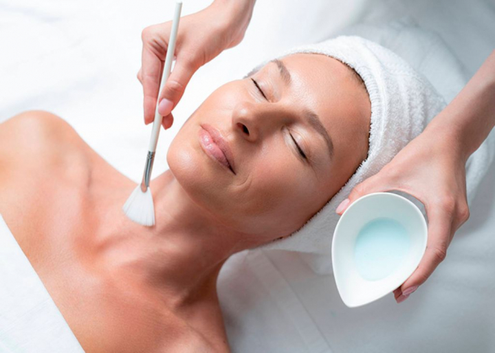 Carboxiterapia - solutia perfecta pentru un ten tanar si luminos! Afla de la cosmetologul, Viorica Bors, de cate sedinte ai nevoie pentru un efect de lunga durata - VIDEO Carboxiterapia - solutia perfecta pentru un ten tanar si luminos! Afla de la cosmetologul, Viorica Bors, de cate sedinte ai nevoie pentru un efect de lunga durata - VIDEO