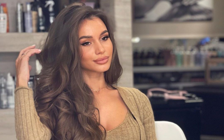 Mireasa in rochie mini si sacou! Natalia Platon - imagini emotionante de la cununia sa - FOTO Mireasa in rochie mini si sacou! Natalia Platon - imagini emotionante de la cununia sa - FOTO