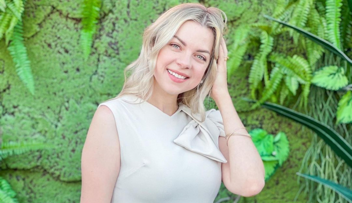 Marina Carnat raspunde criticilor din mediul online: „Jignesc si inteapa doar din invidie si durerea lor personala” - FOTO Marina Carnat raspunde criticilor din mediul online: „Jignesc si inteapa doar din invidie si durerea lor personala” - FOTO