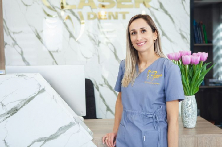 Albirea dintilor cu laser - o metoda eficienta si inovativa! Afla de la Cristina Golban care sunt avantajele acestei proceduri: „Efectul de albire dureaza cam 2 ani” - VIDEO