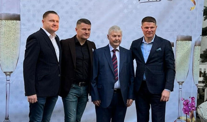 Maestrul Gheorghe Stefanet - la 80 de ani! Vezi ce eveniment i-au organizat cei trei fii ai sai - VIDEO Maestrul Gheorghe Stefanet - la 80 de ani! Vezi ce eveniment i-au organizat cei trei fii ai sai - VIDEO