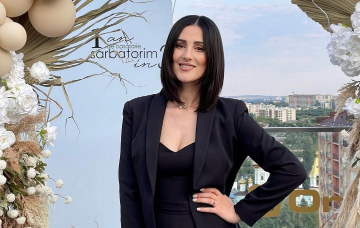 Visele devin realitate in viata Doinei Danielean! Bloggerita a lansat cartea autobiografica „De #33 de ori” - VIDEO Visele devin realitate in viata Doinei Danielean! Bloggerita a lansat cartea autobiografica „De #33 de ori” - VIDEO