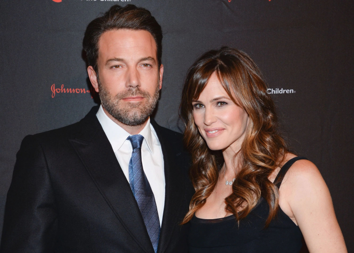 Ben Affleck si fosta sotie Jennifer Garner, surprinsi in timpul unei conversatii aprinse - FOTO/VIDEO Ben Affleck si fosta sotie Jennifer Garner, surprinsi in timpul unei conversatii aprinse - FOTO/VIDEO
