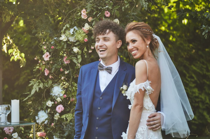 Premiera de suflet! Aliona Moon a lansat o piesa dedicata sotului ei. Afla cum a reactionat acesta cand a ascultat-o pentru prima data - VIDEO Premiera de suflet! Aliona Moon a lansat o piesa dedicata sotului ei. Afla cum a reactionat acesta cand a ascultat-o pentru prima data - VIDEO