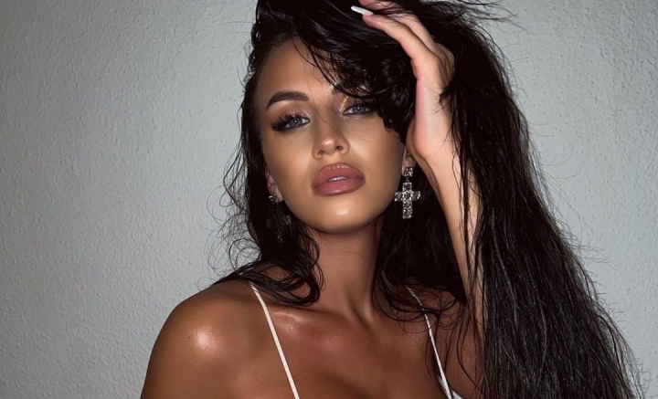 In fusta mini si cu kilograme in plus! Moldoveanca Gabriella Nastas, numita si Megan Fox de Romania, a publicat o fotografie cu ea din trecut: „Asta da ambitie, mult respect” - VIDEO In fusta mini si cu kilograme in plus! Moldoveanca Gabriella Nastas, numita si Megan Fox de Romania, a publicat o fotografie cu ea din trecut: „Asta da ambitie, mult respect” - VIDEO