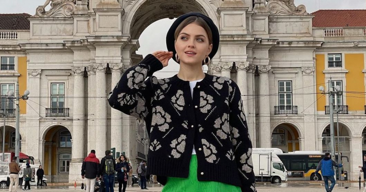 Alina Caraus - de nerecunoscut! Stilista si-a facut o schimbare de look: „Prea frumos” - VIDEO Alina Caraus - de nerecunoscut! Stilista si-a facut o schimbare de look: „Prea frumos” - VIDEO