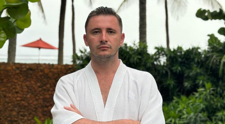 Emilian Cretu, tot mai inspirat! Actorul a facut o parodie care intr-un timp record a adunat peste 13 mii de aprecieri: „Asa is nuntile in Moldova” - VIDEO Emilian Cretu, tot mai inspirat! Actorul a facut o parodie care intr-un timp record a adunat peste 13 mii de aprecieri: „Asa is nuntile in Moldova” - VIDEO