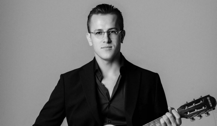 Patric Hanganu - seara cu peripetii! „Doamne, nu mai vin in satul acesta” - FOTO/VIDEO Patric Hanganu - seara cu peripetii! „Doamne, nu mai vin in satul acesta” - FOTO/VIDEO