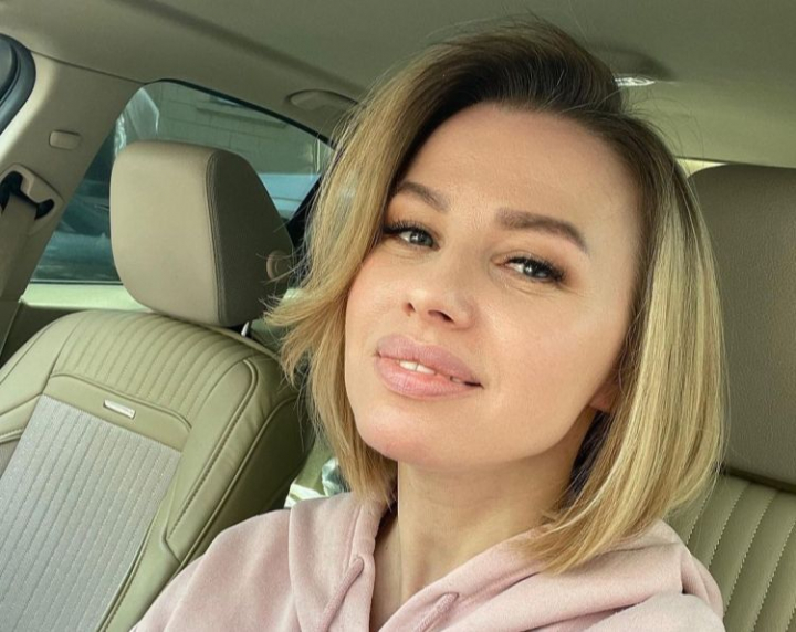 Cum sa intelegi ca ti-ai ales o rochie ideala? Diana Voevutki: „Te avantajeaza ca culoare si corespunde...” - VIDEO Cum sa intelegi ca ti-ai ales o rochie ideala? Diana Voevutki: „Te avantajeaza ca culoare si corespunde...” - VIDEO