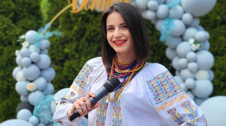 Stela Botez a lansat o noua melodie: „Astazi esti mireasa”! Interpreta a compus atat muzica, cat si versurile piesei - VIDEO