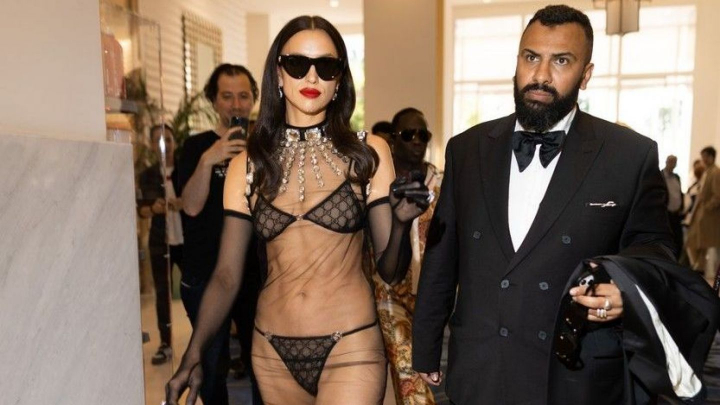 Irina Shayk, cea mai controversata aparitie de la Cannes: a venit doar in lenjerie intima la un eveniment Irina Shayk, cea mai controversata aparitie de la Cannes: a venit doar in lenjerie intima la un eveniment