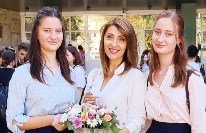 Aura - mandra de fiicele sale eminente! Vezi ce a publicat interpreta pe Instagram: „Oare cand au trecut acesti ani?” - VIDEO