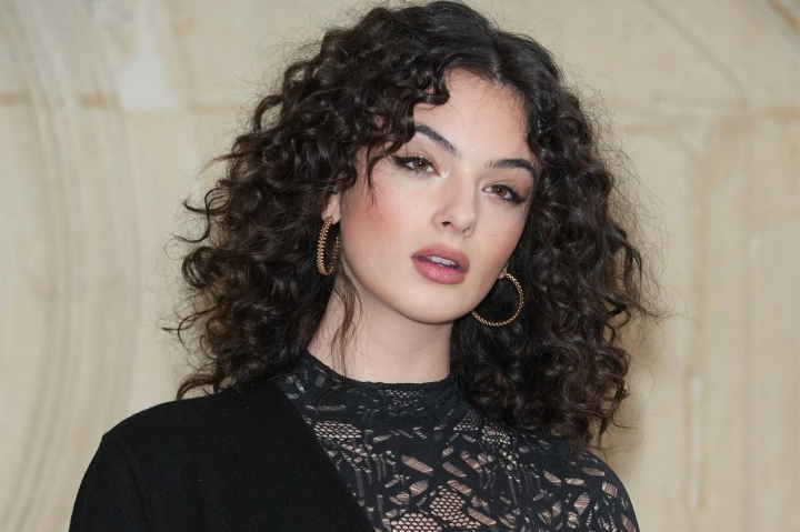 Fiica Monicai Bellucci, Deva Cassel, aparitie uimitoare la Roma - FOTO Fiica Monicai Bellucci, Deva Cassel, aparitie uimitoare la Roma - FOTO