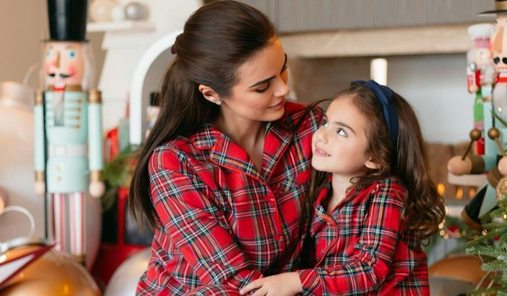 Asa mama, asa fiica! Xenia Deli si micuta Anastasia si-au facut tunsori identice - VIDEO Asa mama, asa fiica! Xenia Deli si micuta Anastasia si-au facut tunsori identice - VIDEO