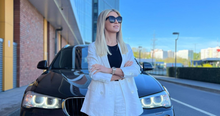 BMW-ul Olgai Tapordei este pe maini bune! Vezi cine este norocoasa care a castigat masina - VIDEO BMW-ul Olgai Tapordei este pe maini bune! Vezi cine este norocoasa care a castigat masina - VIDEO