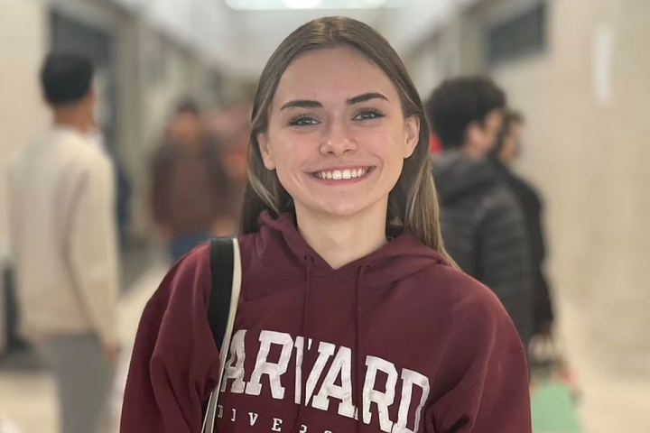 Povestea fetei care s-a nascut in inchisoare, iar acum e studenta cu bursa la Harvard. Aurora nu a avut un inceput usor in viata - FOTO Povestea fetei care s-a nascut in inchisoare, iar acum e studenta cu bursa la Harvard. Aurora nu a avut un inceput usor in viata - FOTO