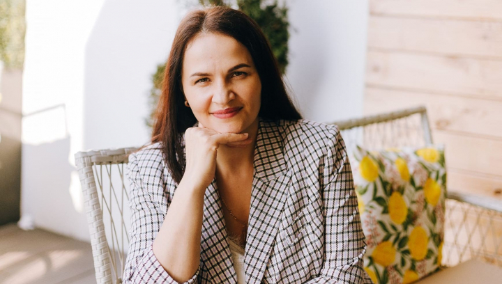 Ea aduce zambete si curaj in inimile tuturor micutilor! Afla povestea Eudochiei Traista, cunoscuta drept „Zana Maseluta”: „Practic in fiecare zi imi apare zambetul pe fata pentru ca...” - VIDEO Ea aduce zambete si curaj in inimile tuturor micutilor! Afla povestea Eudochiei Traista, cunoscuta drept „Zana Maseluta”: „Practic in fiecare zi imi apare zambetul pe fata pentru ca...” - VIDEO