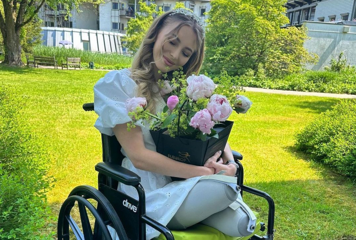 „Uneori durerile pot fi greu de suportat...” Marcela Paladi - mai puternica ca niciodata! Este tanara care trece peste provocari, doar cu zambetul pe buze - VIDEO „Uneori durerile pot fi greu de suportat...” Marcela Paladi - mai puternica ca niciodata! Este tanara care trece peste provocari, doar cu zambetul pe buze - VIDEO