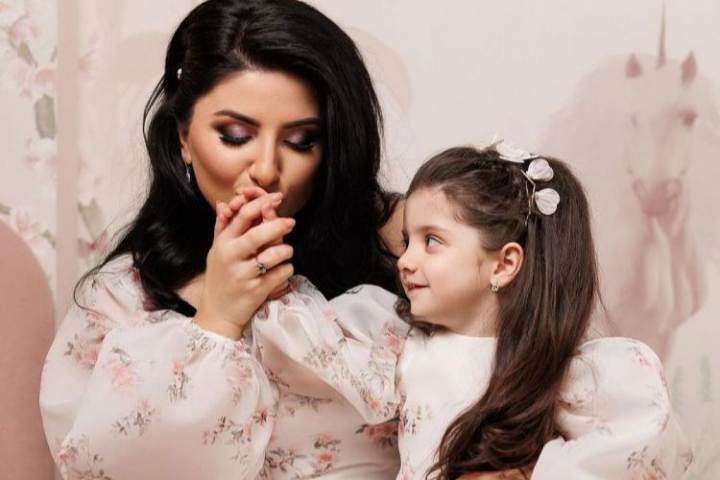 Svetlana Sainsus isi sarbatoreste ziua de nastere! Vezi cum a fost felicitata de catre fiica sa - VIDEO