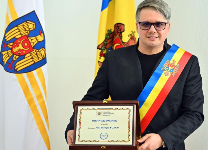 Fuego - primul roman care a primit distinctia Ordinul de Onoare in Republica Moldova! „ Sunt mandru ca sunt iubit in Basarabia, ca am peste 20 de ani de cand cant aici si de cand sufletul meu rezoneaza cu publicul moldovean” - FOTO