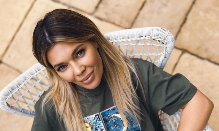 Cum a fost surprinsa Gina Pistol alaturi de fiica ei, Josephine, dupa ce s-a intors din luna de miere - FOTO Cum a fost surprinsa Gina Pistol alaturi de fiica ei, Josephine, dupa ce s-a intors din luna de miere - FOTO