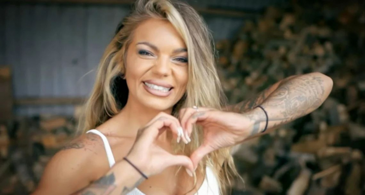 O femeie a reusit sa-si vindece acneea schimband un singur lucru in dieta ei: „Mi-a fost greu, dar acest lucru mi-a schimbat viata”