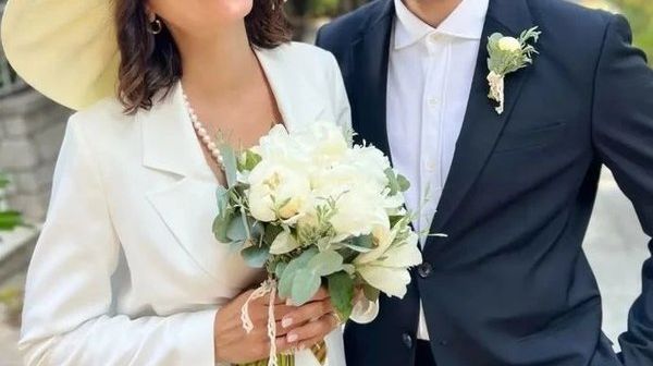 S-a insurat cel mai ravnit actor turc! Femeile din intreaga lume sunt in lacrimi - FOTO S-a insurat cel mai ravnit actor turc! Femeile din intreaga lume sunt in lacrimi - FOTO